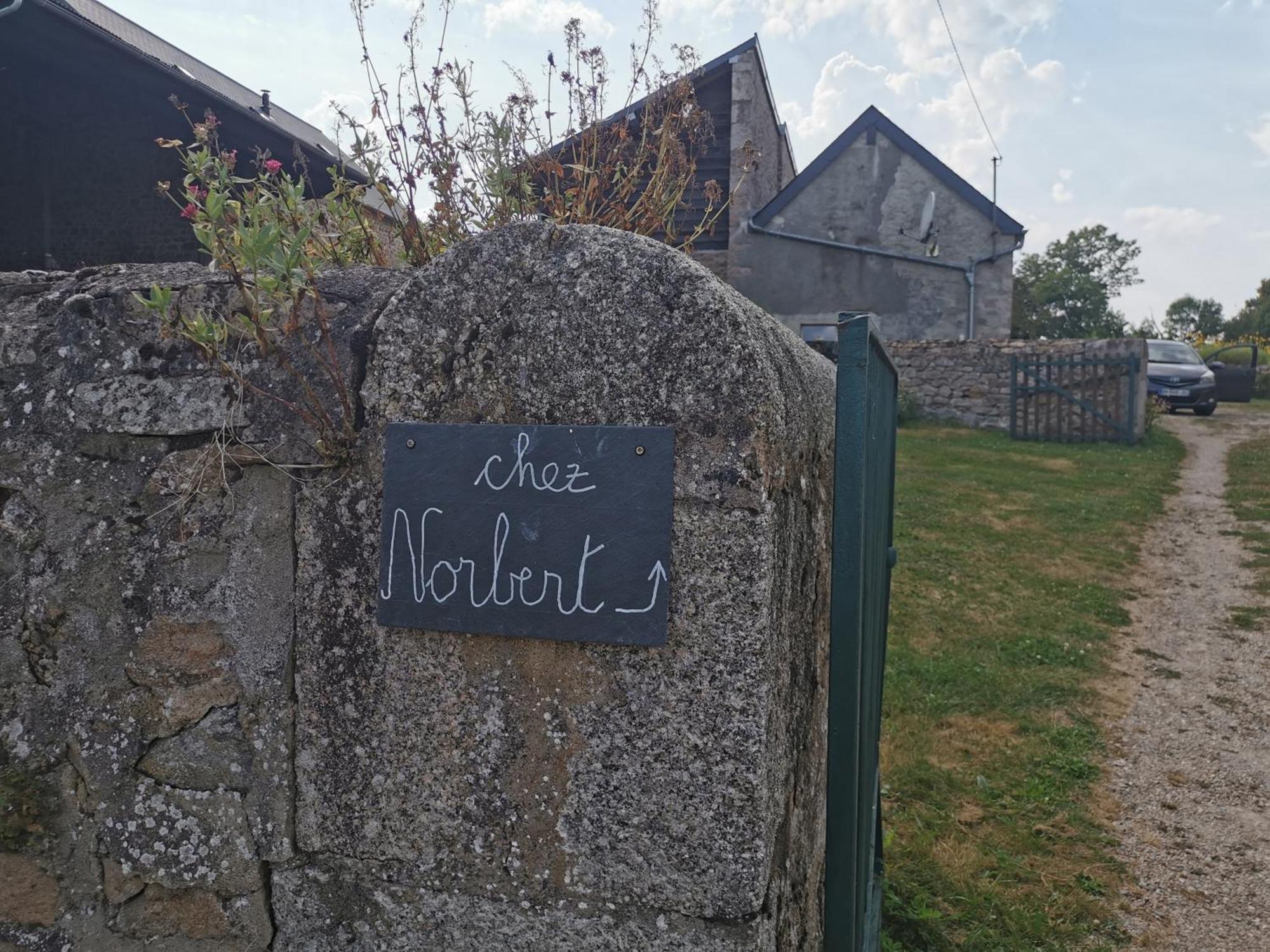 Willa Chez Norbert Quarré-les-Tombes Zewnętrze zdjęcie